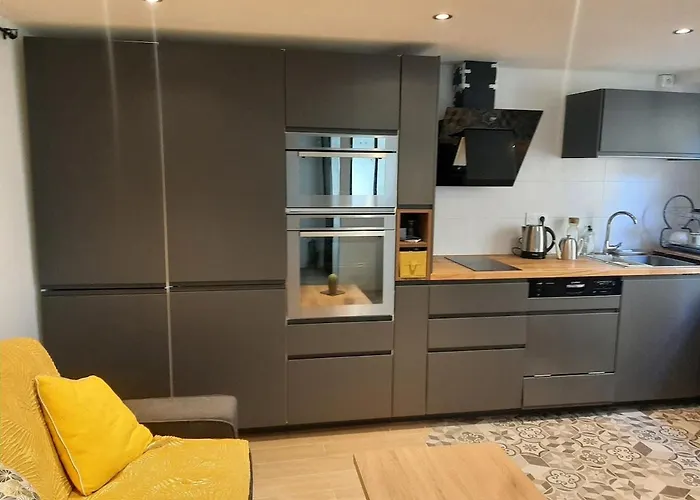 Jolie Maison * فوا